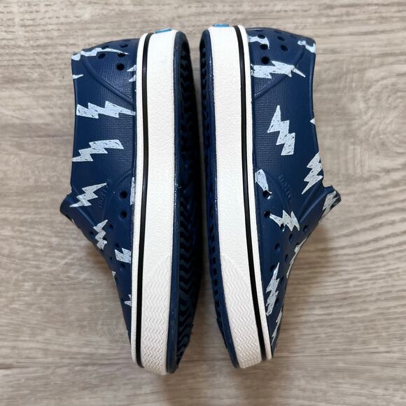 Native Miles Print Shoes Boys Size 6 Frontier Blue Shell White Lightning Slip On - Picture 3 of 9
